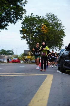 Runner Photo 4195046