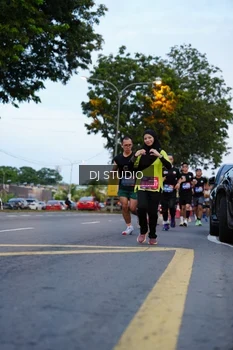 Runner Photo 4195048