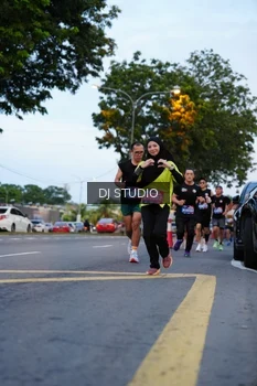Runner Photo 4195050