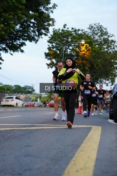 Runner Photo 4195052