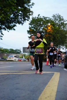 Runner Photo 4195054
