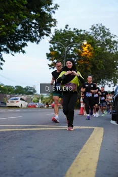Runner Photo 4195055