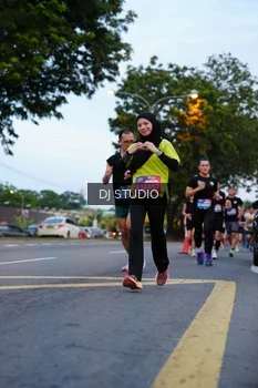 Runner Photo 4195056
