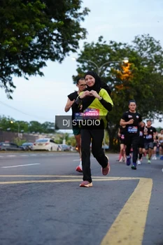 Runner Photo 4195057