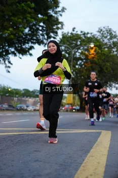 Runner Photo 4195059
