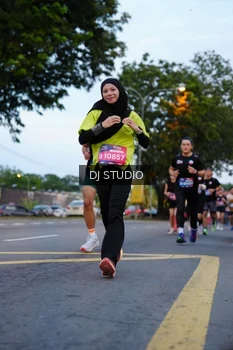 Runner Photo 4195060