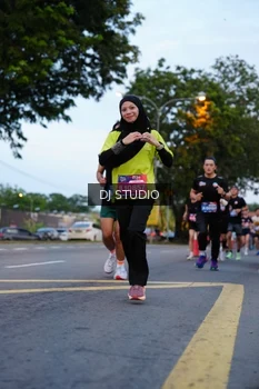 Runner Photo 4195061