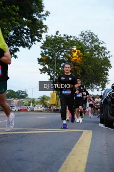 Runner Photo 4195065