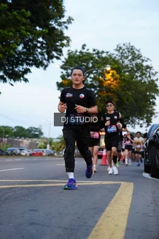 Runner Photo 4195070
