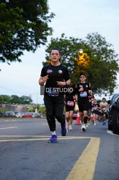 Runner Photo 4195074