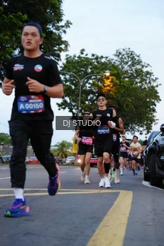 Runner Photo 4195076