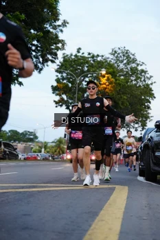 Runner Photo 4195080