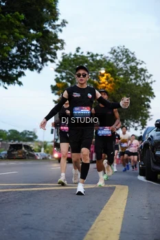 Runner Photo 4195083
