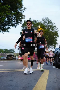 Runner Photo 4195086