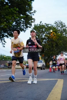 Runner Photo 4195109