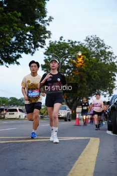 Runner Photo 4195110