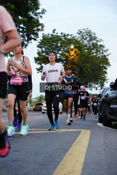 Runner Photo 4195165