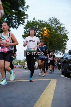 Runner Photo 4195169