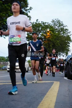 Runner Photo 4195173