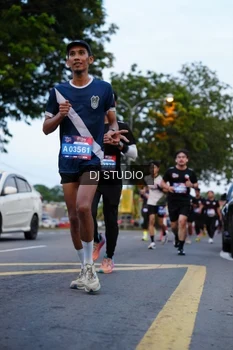 Runner Photo 4195178