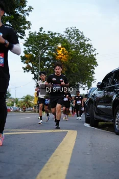 Runner Photo 4195182