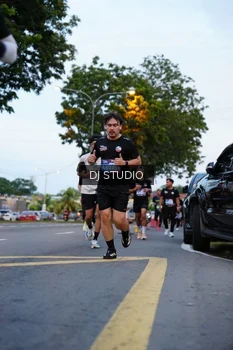 Runner Photo 4195190