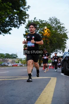 Runner Photo 4195193