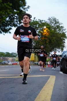 Runner Photo 4195197