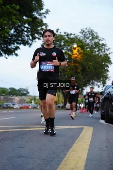 Runner Photo 4195198