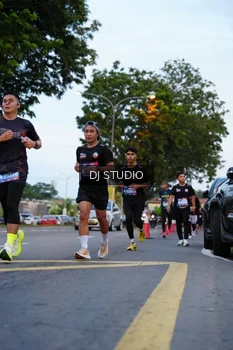 Runner Photo 4195210