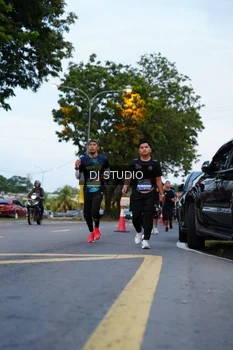 Runner Photo 4195236