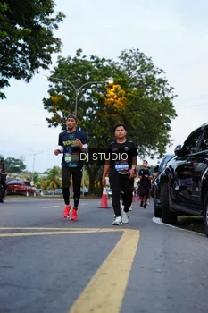 Runner Photo 4195237