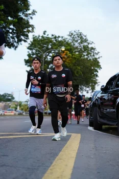 Runner Photo 4195251