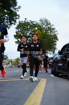 Runner Photo 4195252
