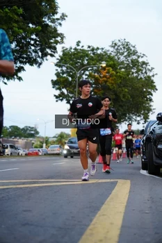 Runner Photo 4195276