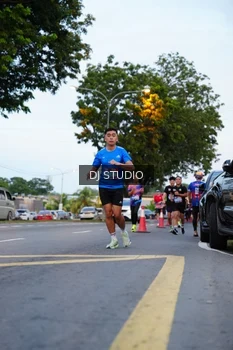 Runner Photo 4195336