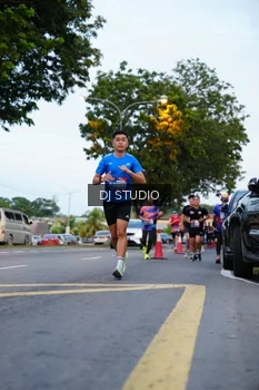 Runner Photo 4195339