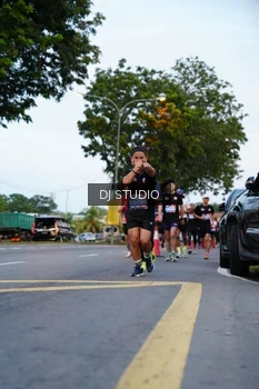 Runner Photo 4195357