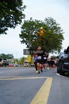 Runner Photo 4195359