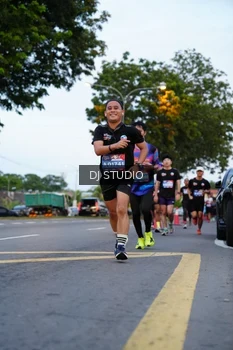 Runner Photo 4195364