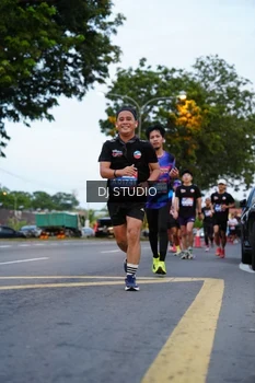 Runner Photo 4195367