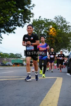 Runner Photo 4195368
