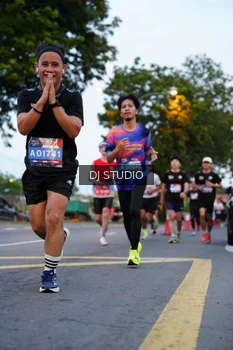 Runner Photo 4195373