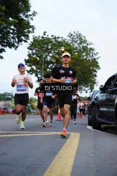 Runner Photo 4195382
