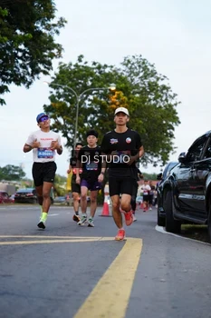 Runner Photo 4195384