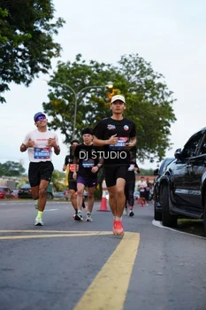 Runner Photo 4195386
