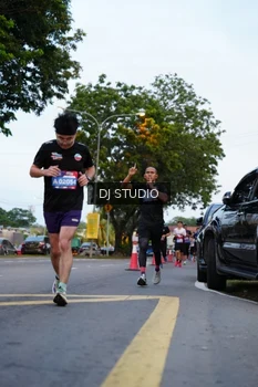 Runner Photo 4195390