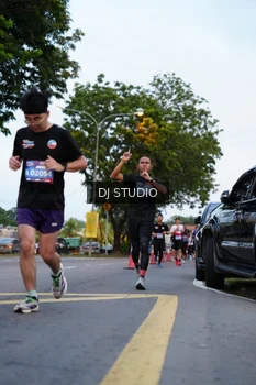 Runner Photo 4195396