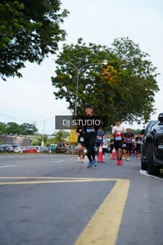 Runner Photo 4195416