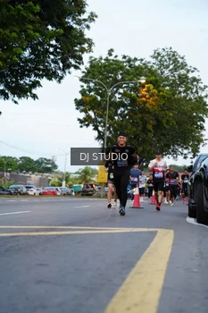 Runner Photo 4195423